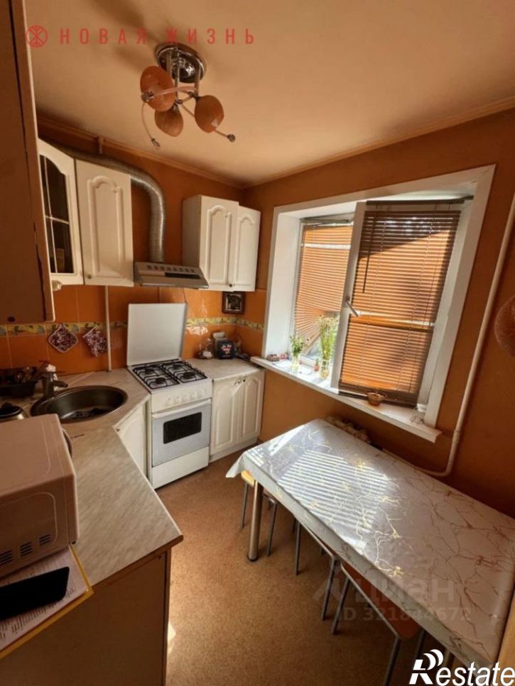 2-комн квартира улица Советской Армии, 142,  д. 142