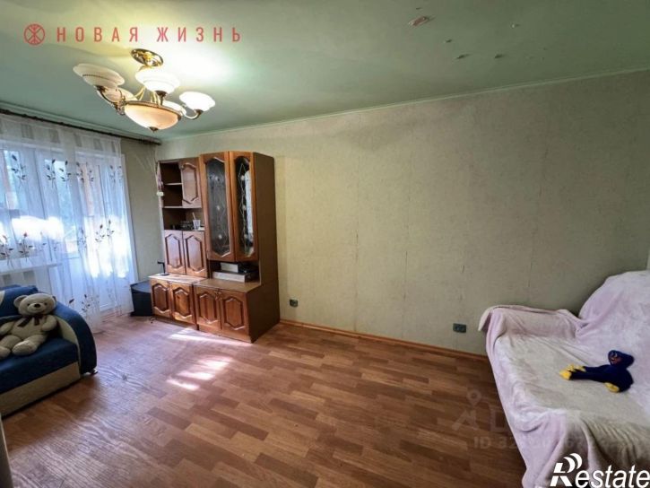 2-комн квартира улица Советской Армии, 142,  д. 142