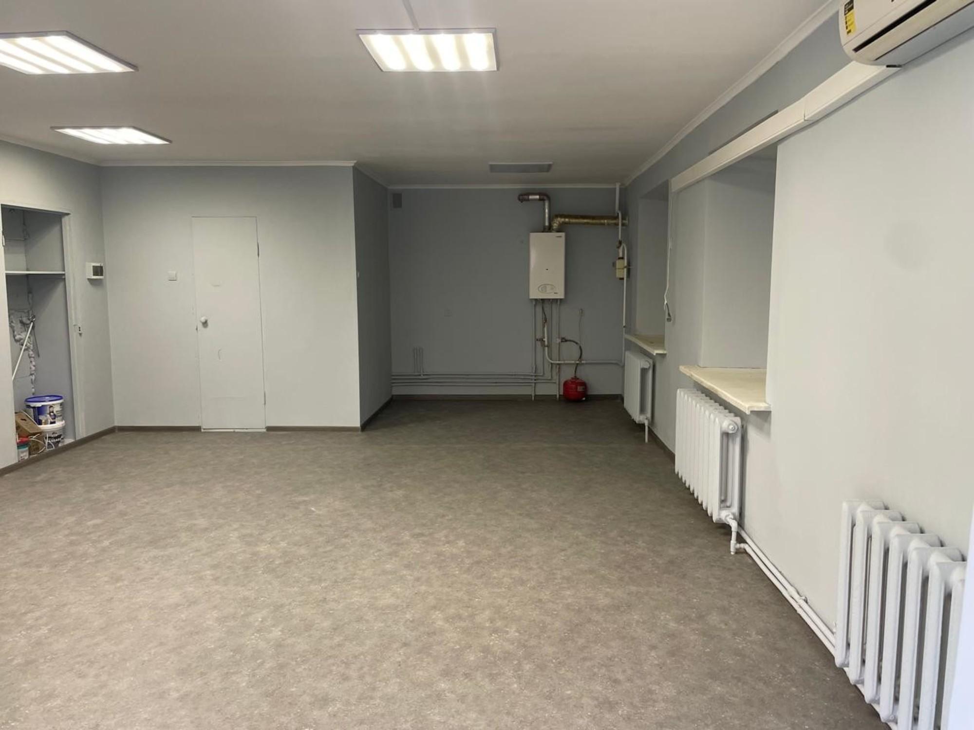 Сдать торговое помещение за 75 000 рублей на Парижской Коммуны улица, 26