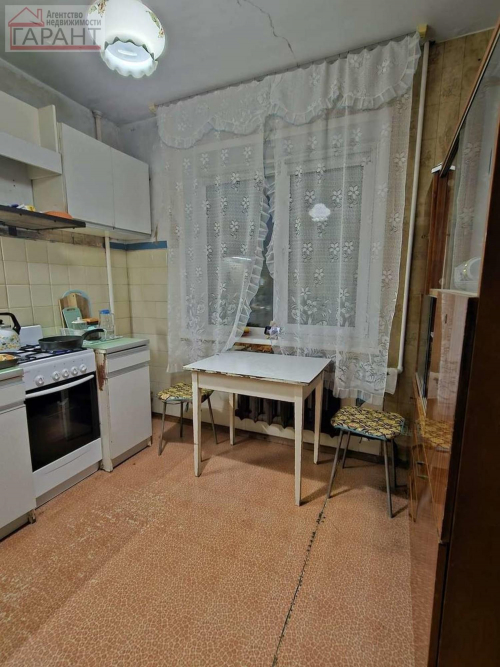 Продажа 3-комн квартиры 16-й квартал, 21