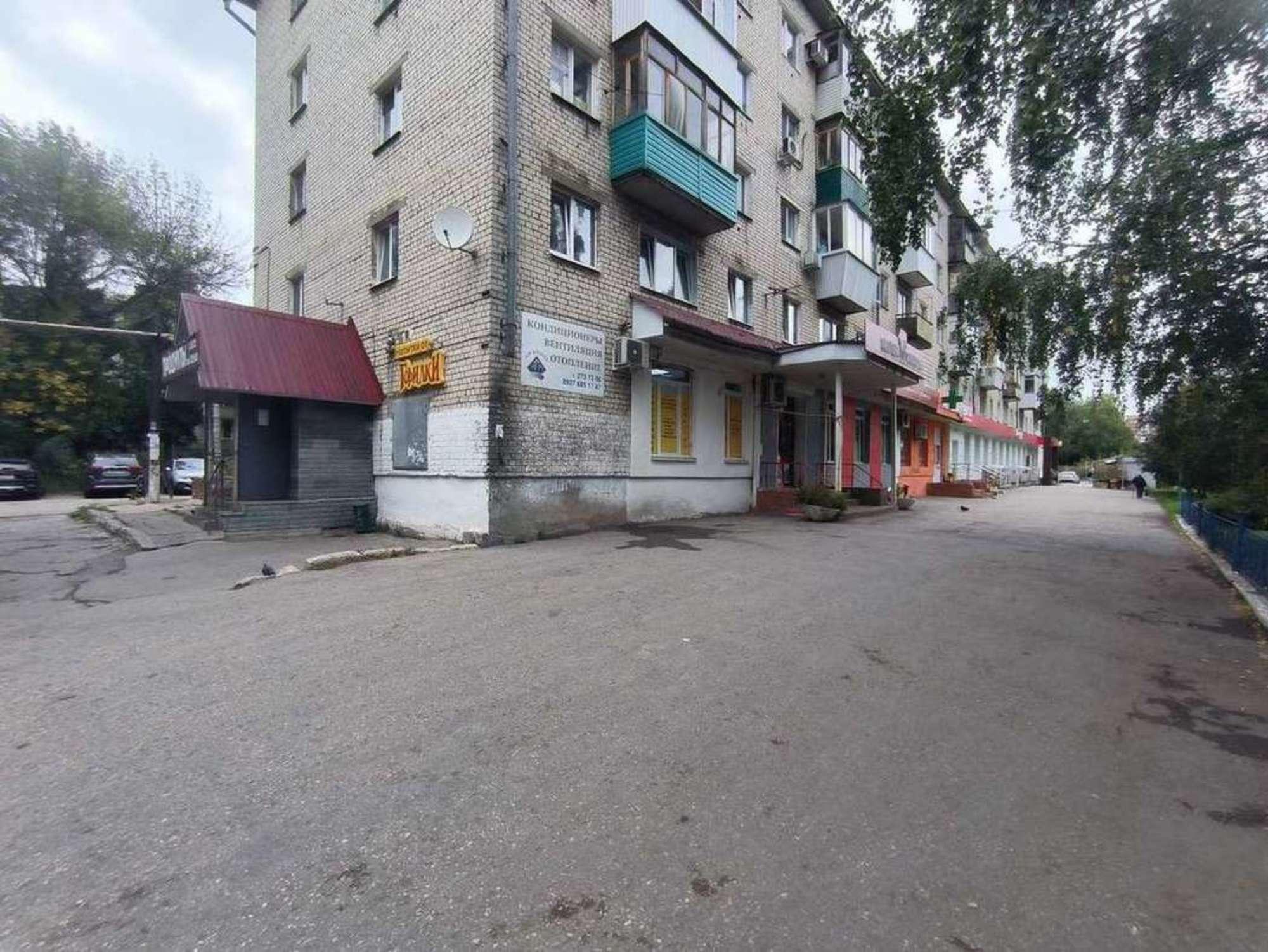 Сдать торговое помещение за 61 800 рублей на 12-й квартал, 5
