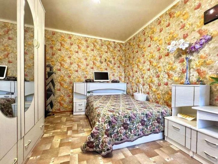 3-комн квартира Победы улица, 104