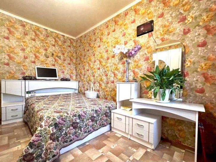 3-комн квартира Победы улица, 104