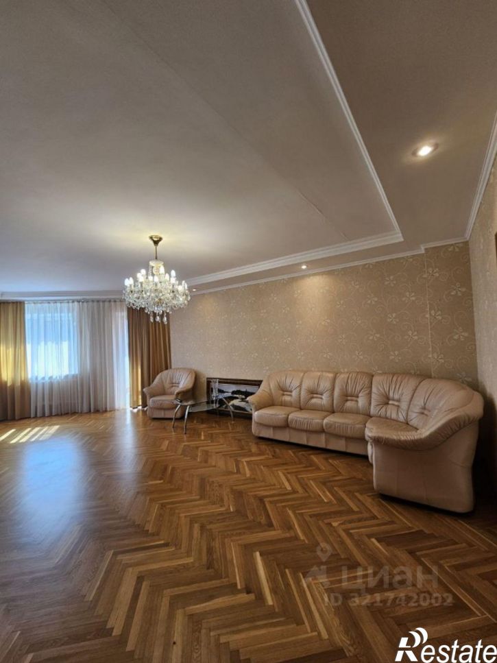 3-комн квартира улица Братьев Коростелёвых, 19,  д. 19