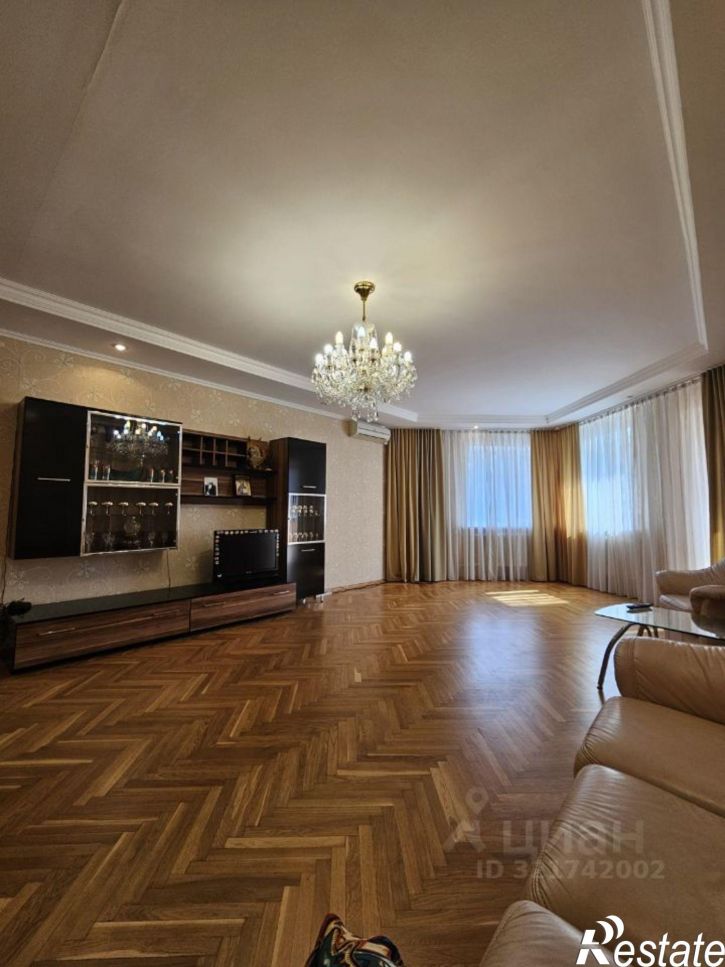 3-комн квартира улица Братьев Коростелёвых, 19,  д. 19