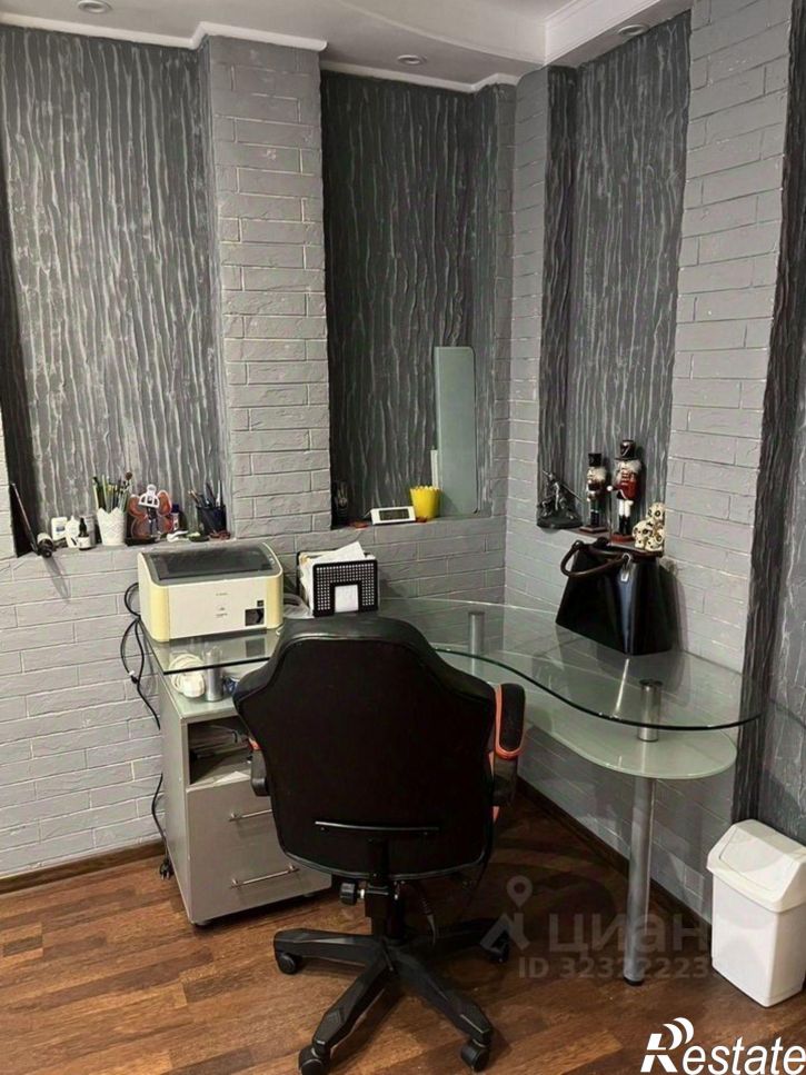 3-комн квартира улица Силина, 14,  д. 14