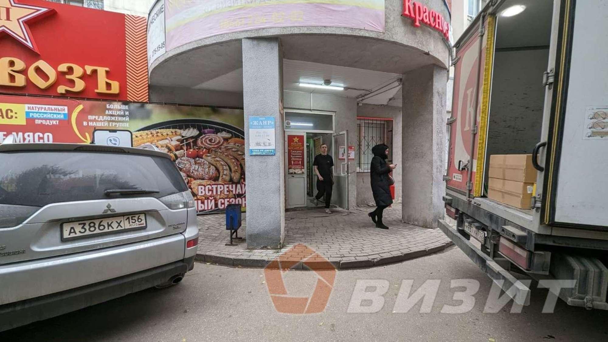 Купить торговое помещение за 25 000 000 рублей на Дыбенко улица, 120