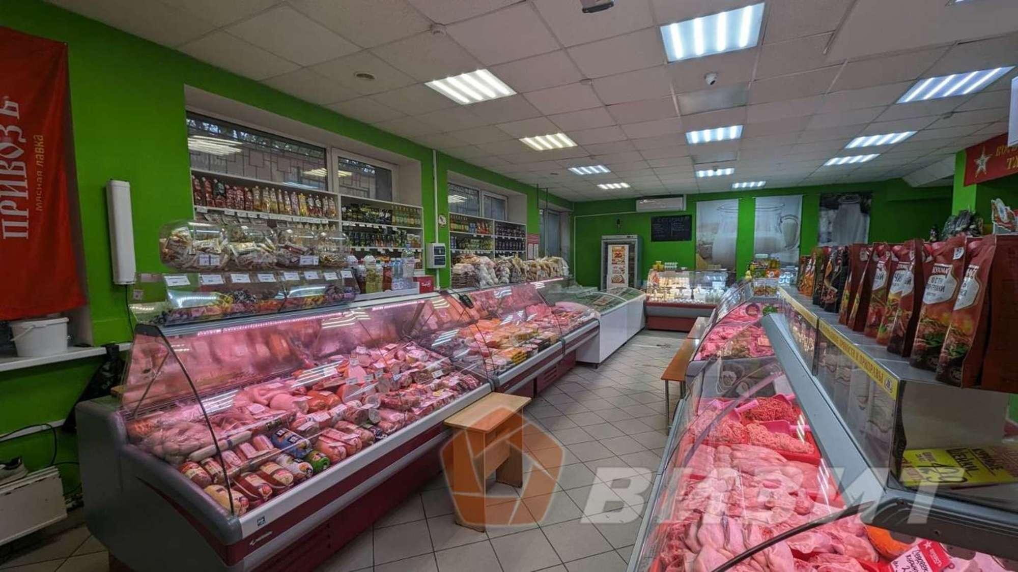 Купить торговое помещение за 25 000 000 рублей на Дыбенко улица, 120