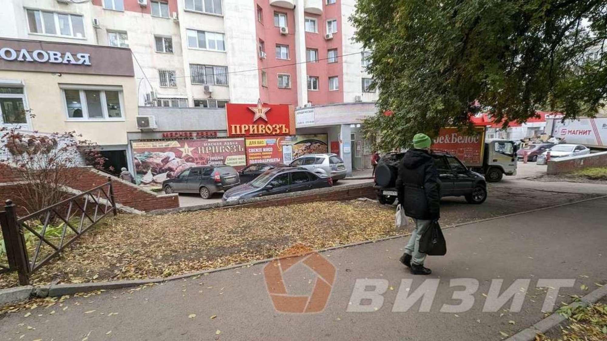 Купить торговое помещение за 25 000 000 рублей на Дыбенко улица, 120