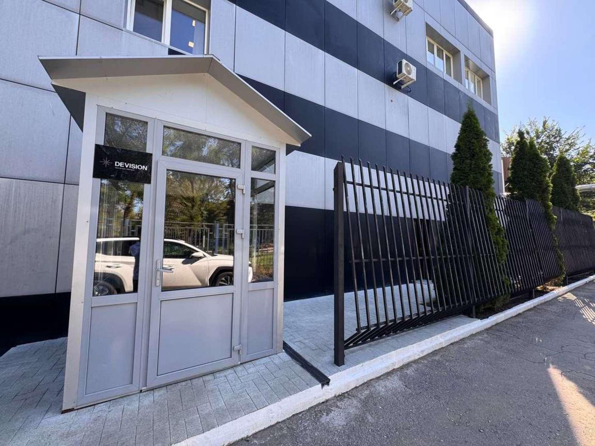 Сдать офис, помещение под офис за 280 000 рублей на Гагарина улица, 1а