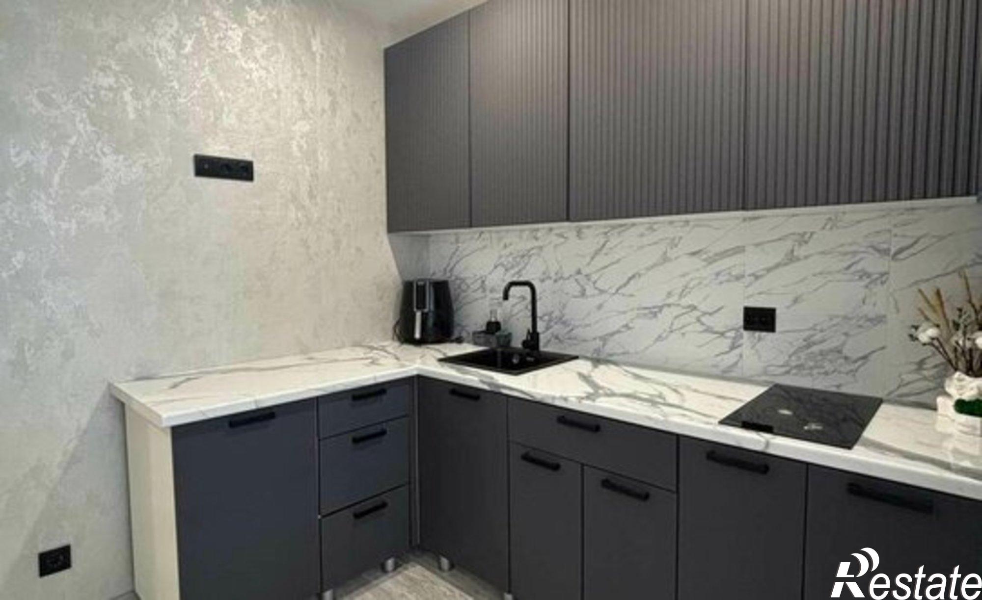 Купить квартиру за 8 000 000 рублей на 1-й кв-л, 75