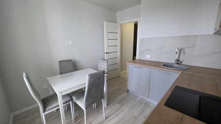 2-комн квартира Советской Армии улица, 127А