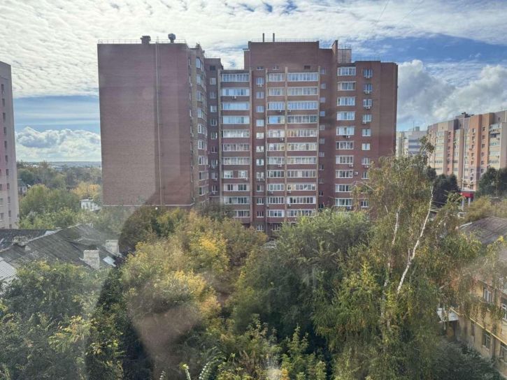 3-комн квартира Парижской Коммуны улица, 19а