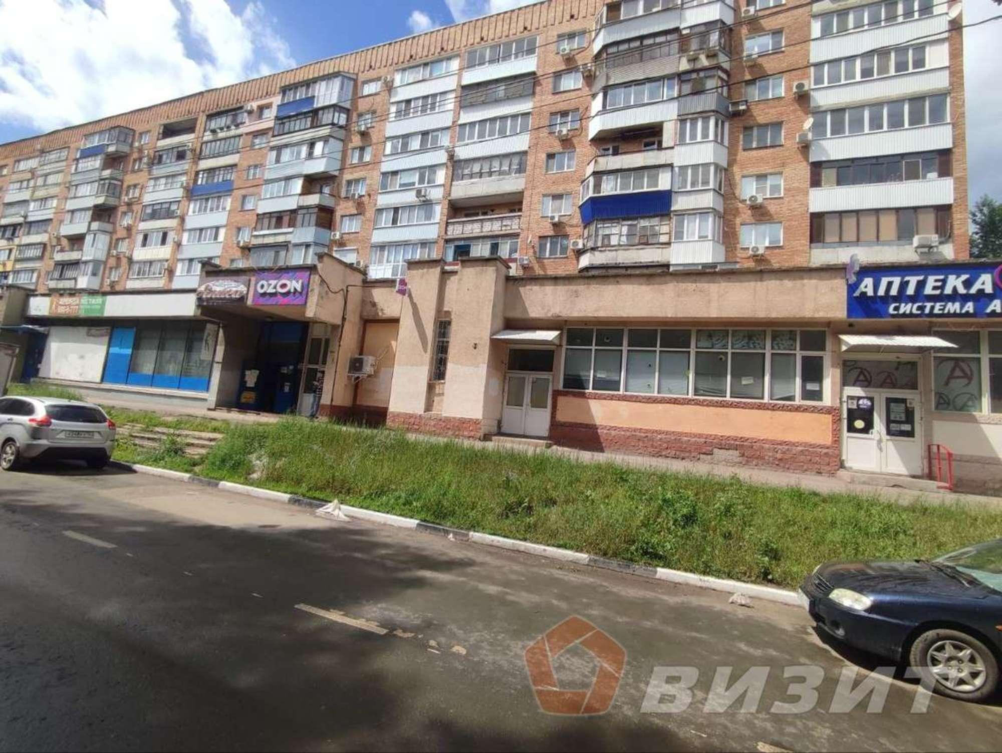 Сдать торговое помещение за 75 000 рублей на Юных Пионеров проспект, 142