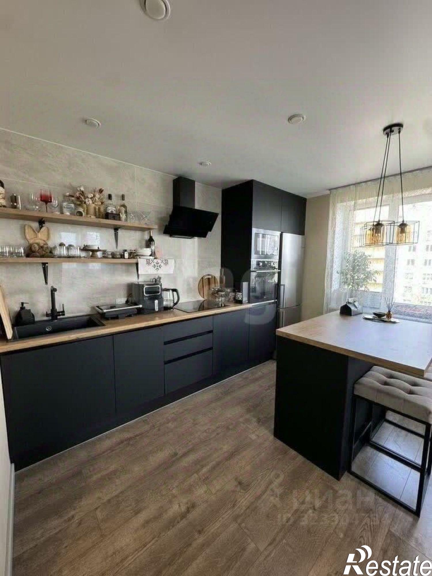 Купить квартиру за 10 550 000 рублей на Революционная улица, 101Д