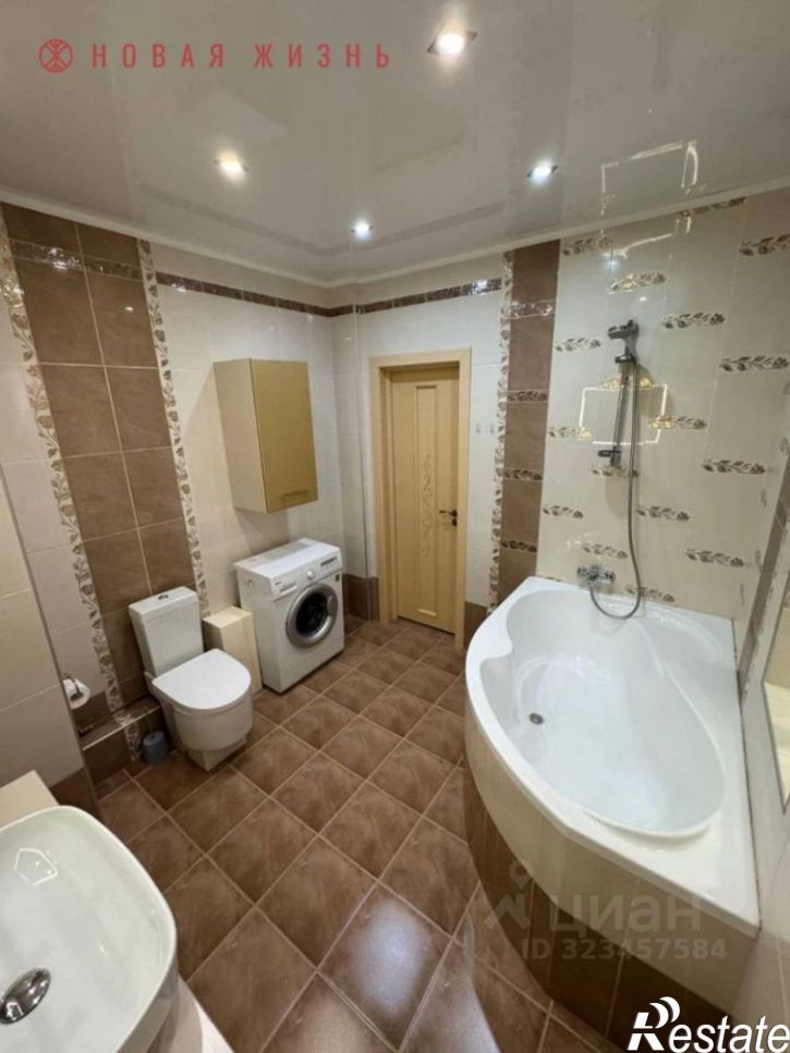 2-комн квартира Революционная улица, 4,  д. 4