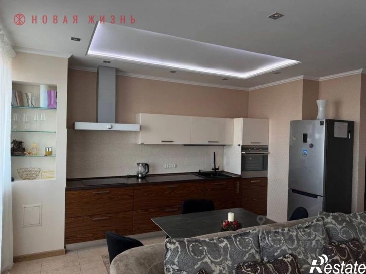 2-комн квартира Революционная улица, 4,  д. 4