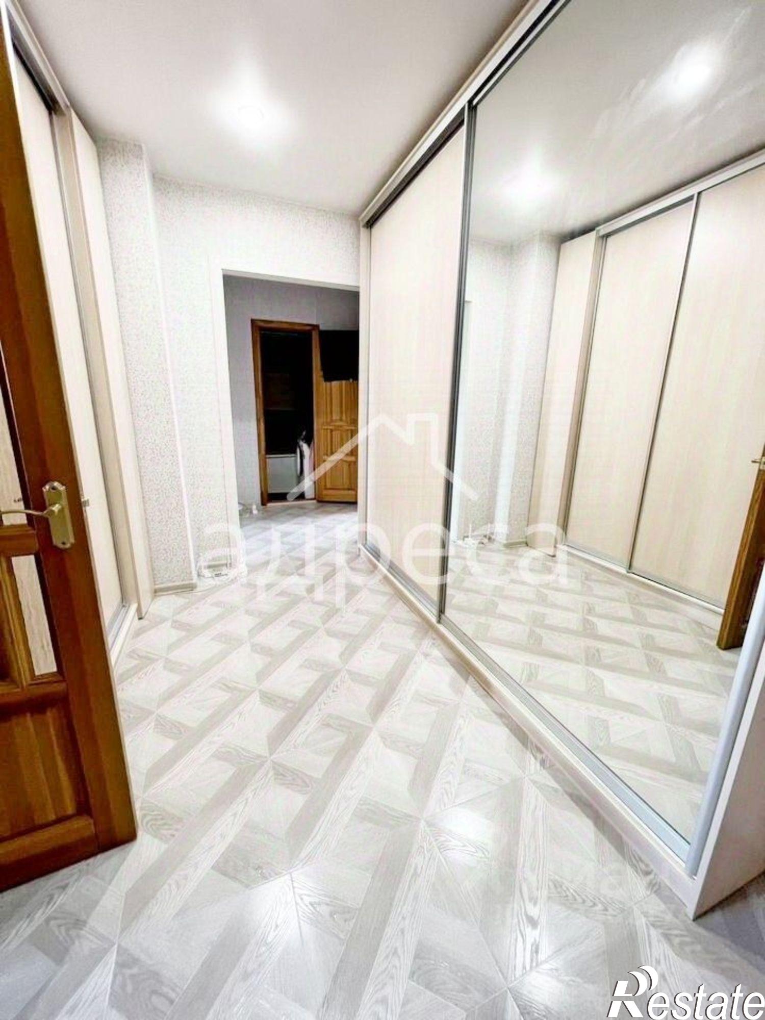 Купить квартиру за 10 000 000 рублей на улица Антонова-Овсеенко, 61