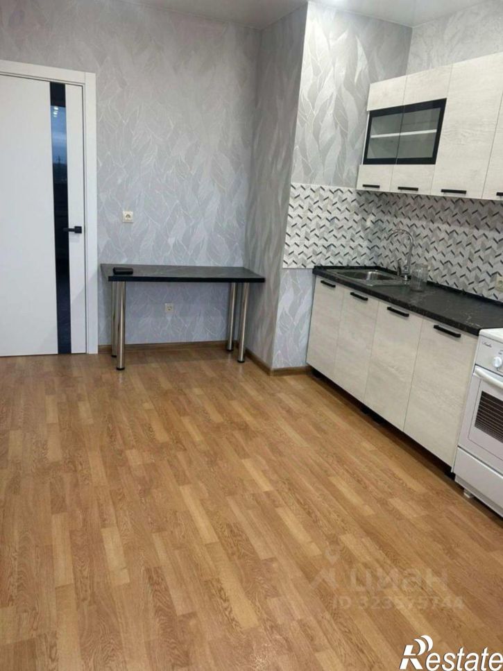 2-комн квартира улица Виталия Талабаева, 4,  д. 4