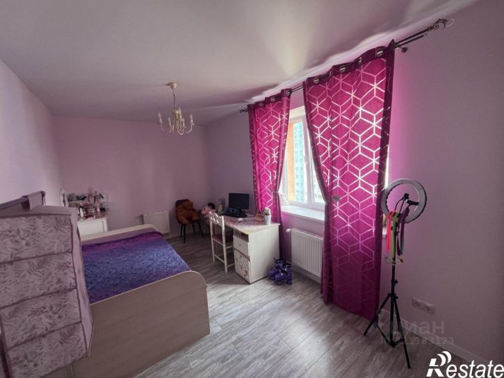 3-комн квартира улица Виталия Талабаева, 4,  д. 4