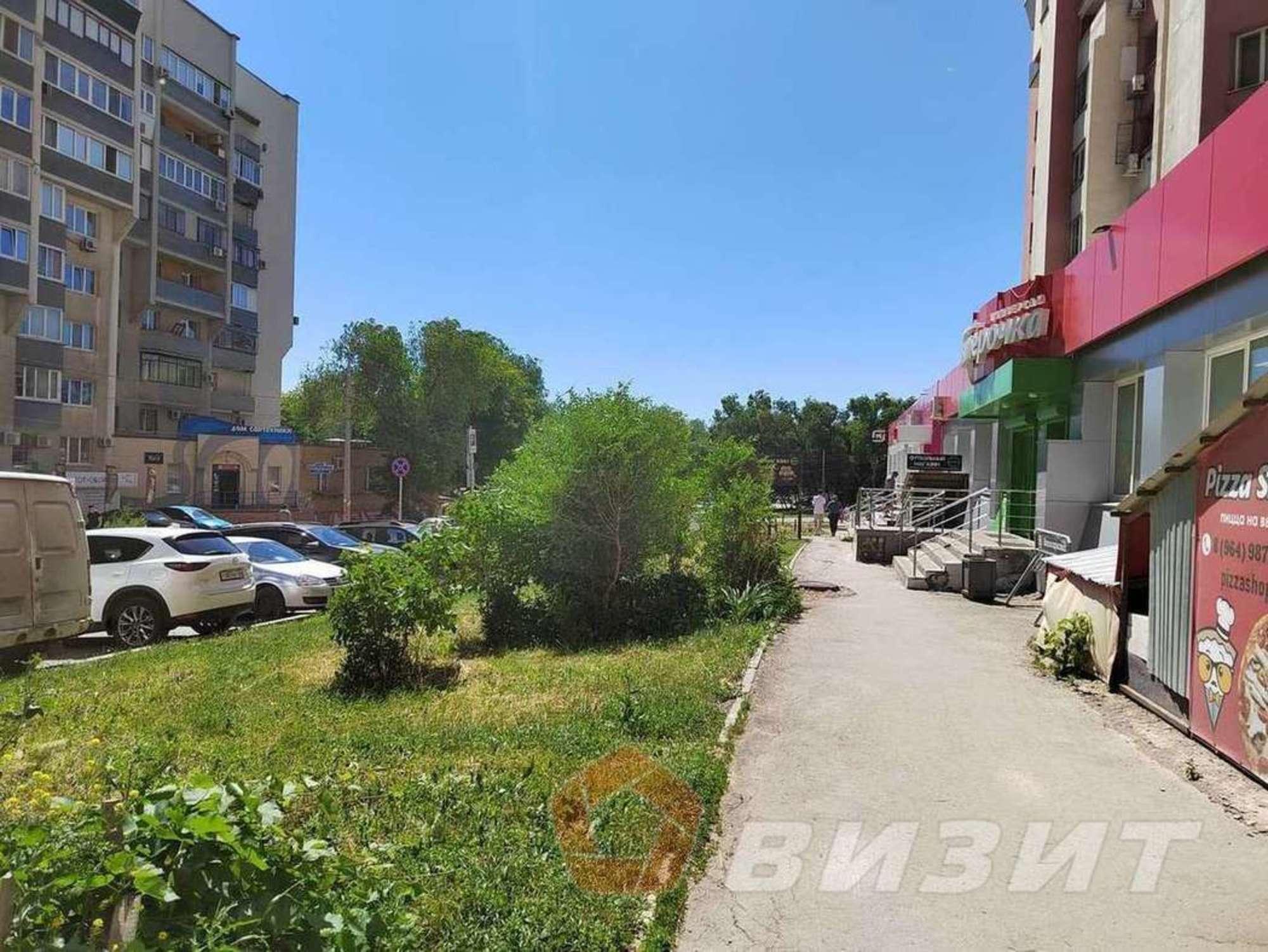 Купить торговое помещение за 4 200 000 рублей на Дыбенко улица, 120