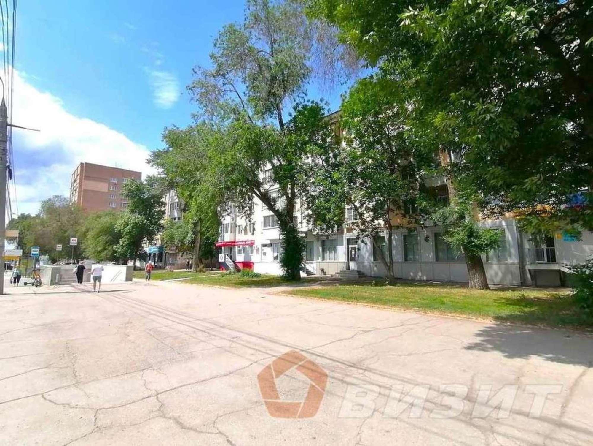 Сдать торговое помещение за 175 000 рублей на Гагарина улица, 32