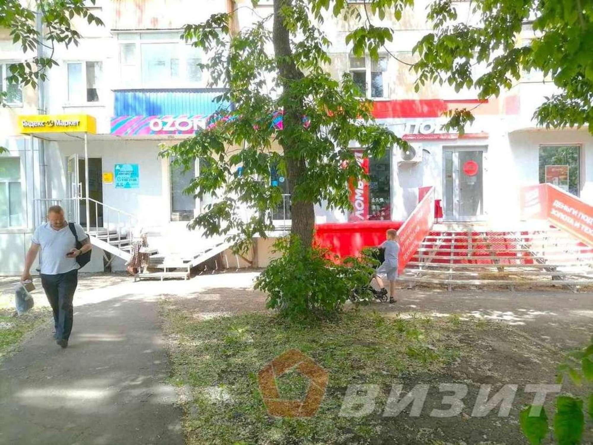 Сдать торговое помещение за 175 000 рублей на Гагарина улица, 32