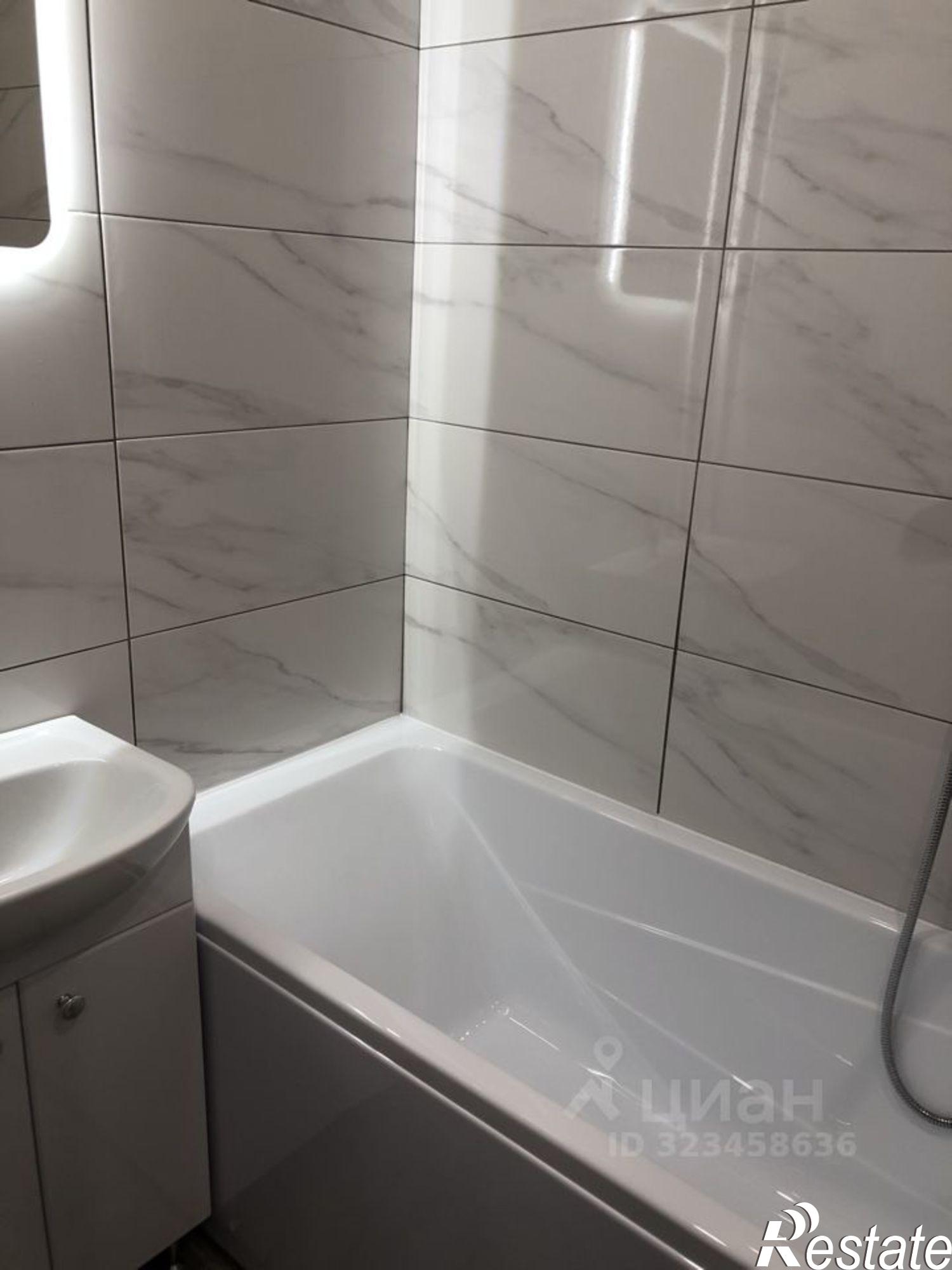 Купить квартиру за 4 480 000 рублей на пр-кт Юных Пионеров, 142