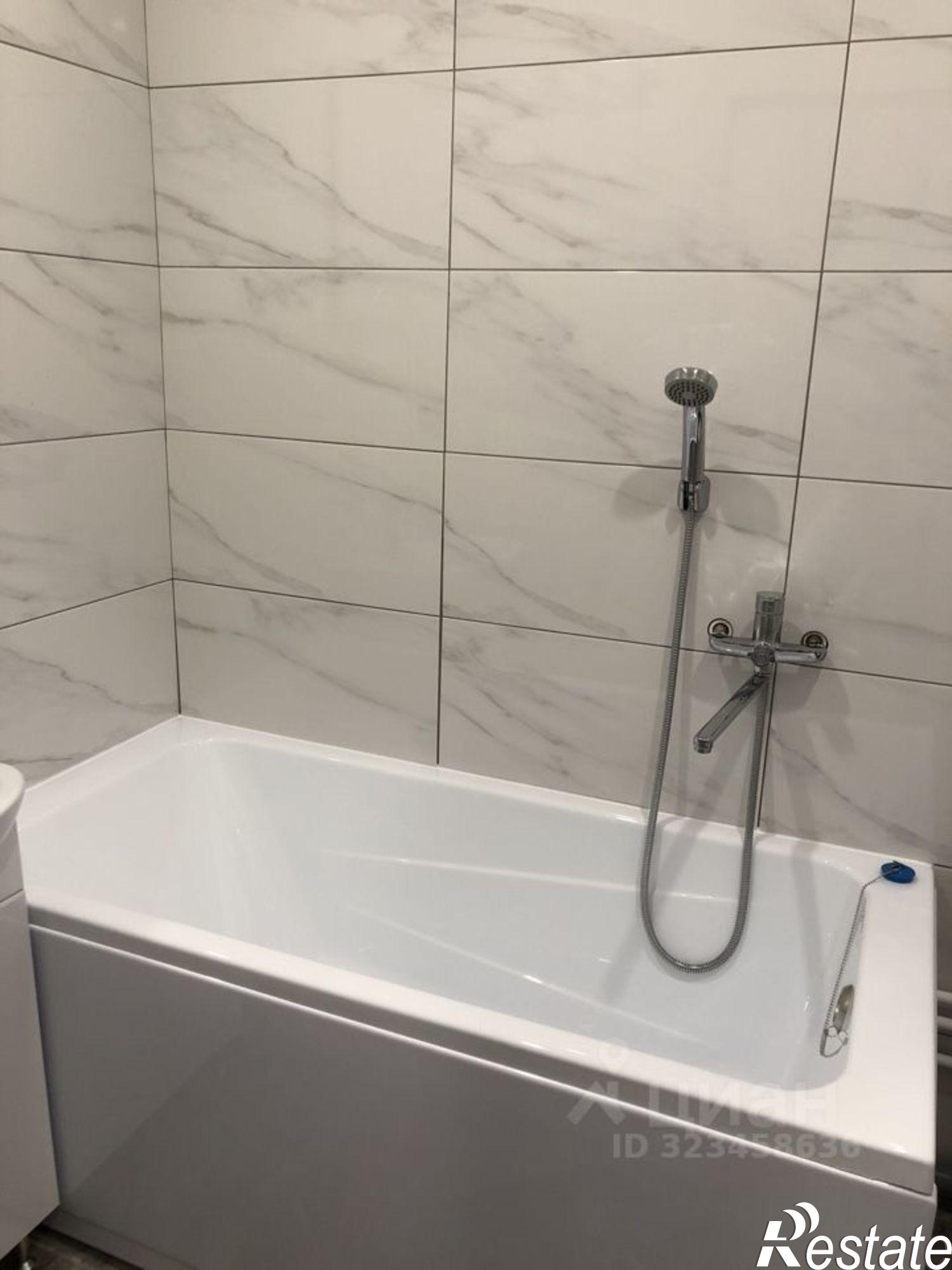 Купить квартиру за 4 480 000 рублей на пр-кт Юных Пионеров, 142