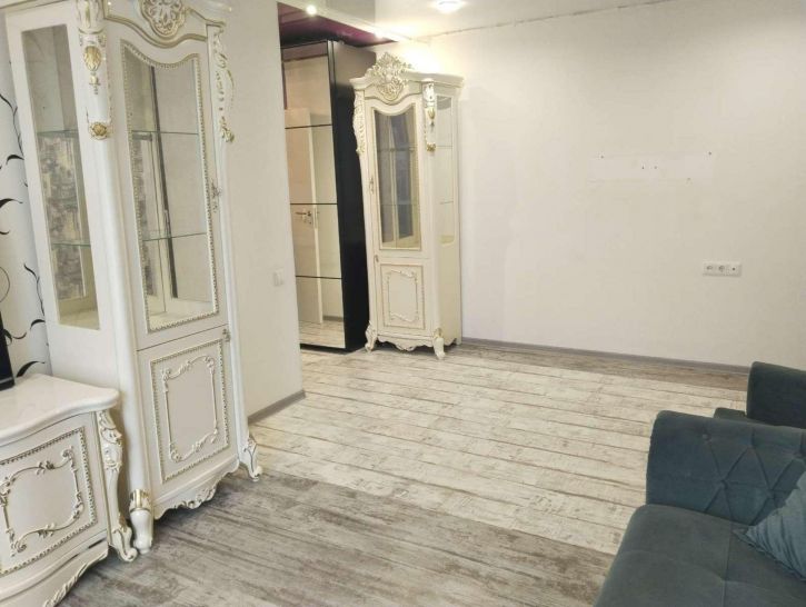 2-комн квартира Ивана Финютина бульвар, 63