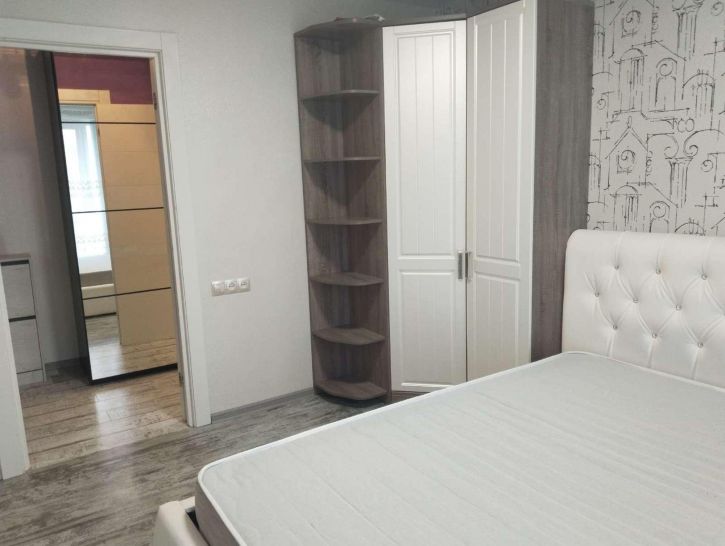 2-комн квартира Ивана Финютина бульвар, 63