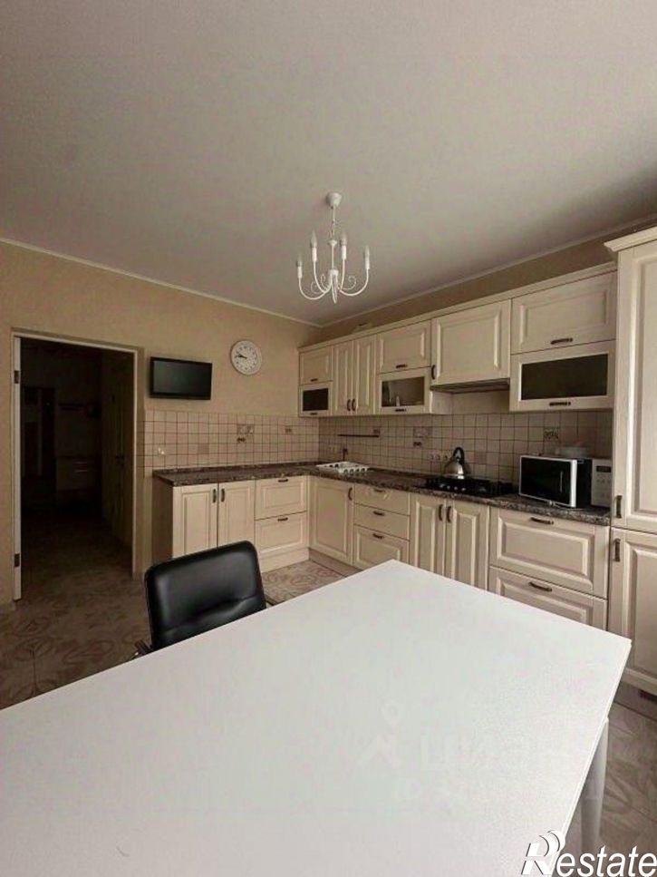 2-комн квартира Революционная улица, 128,  д. 128