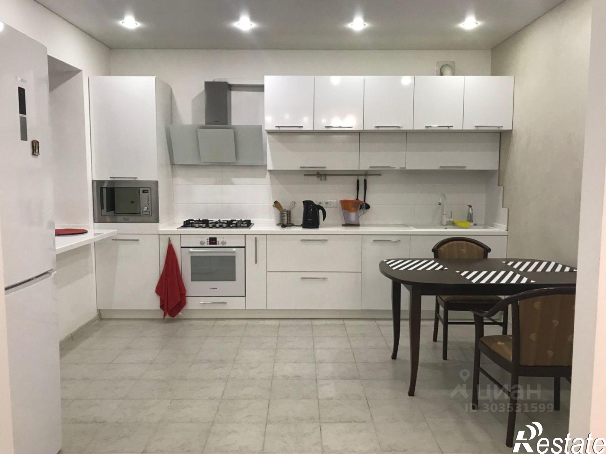 Купить квартиру за 10 744 000 рублей на Революционная улица, 128