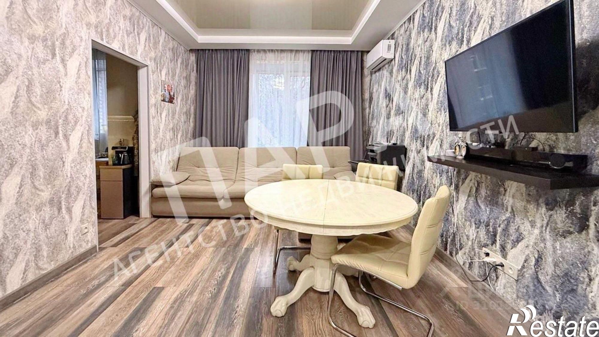 Купить квартиру за 10 000 000 рублей на пр-кт Кирова, 143