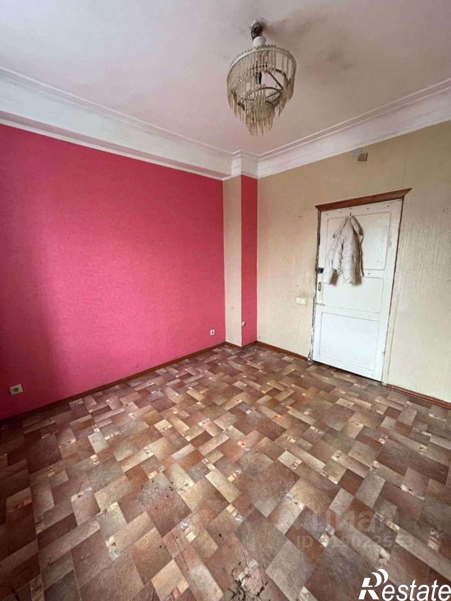 Купить комнату за 1 050 000 рублей на 2-й кв-л, 34