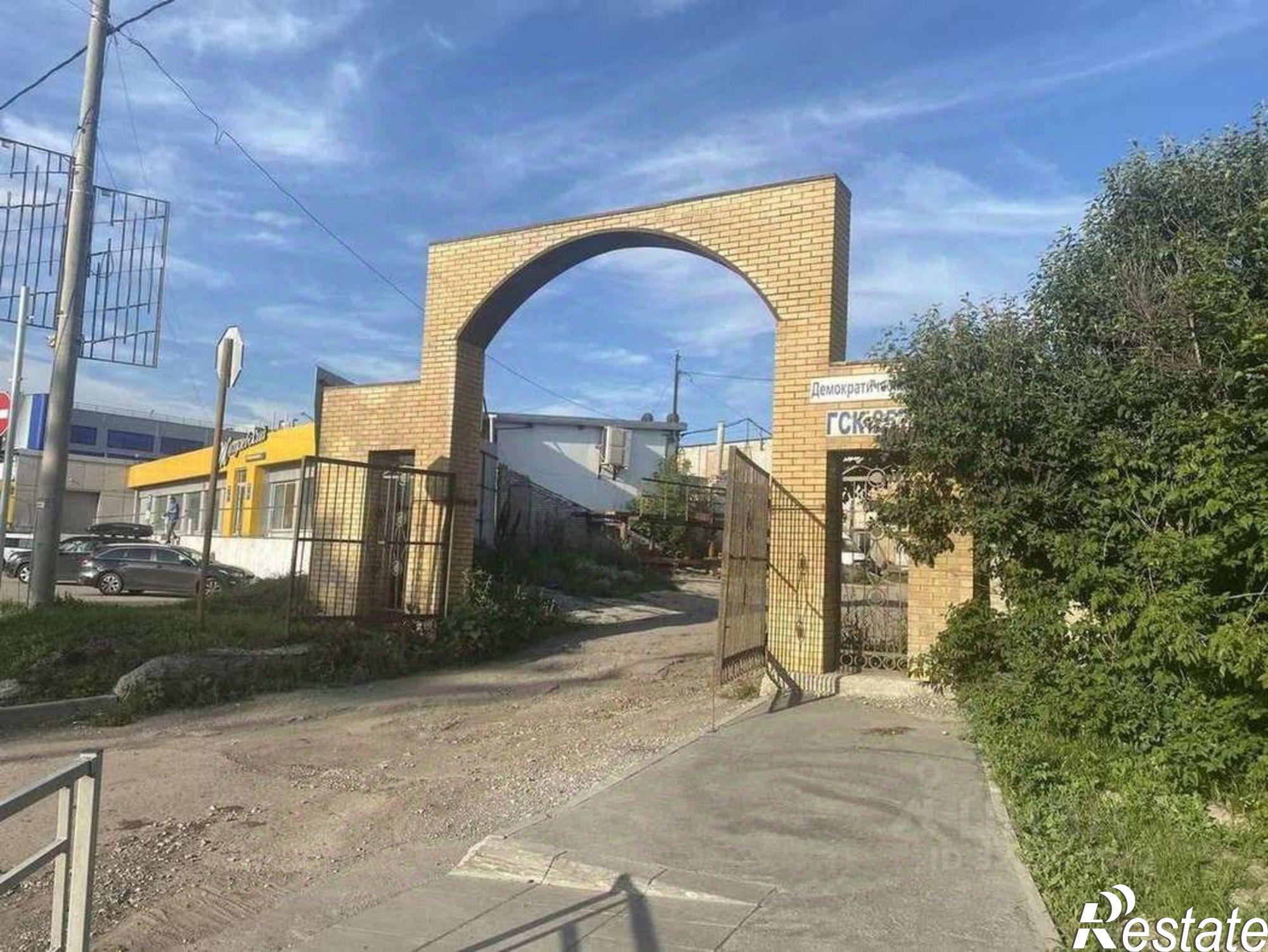 Купить гараж, место в паркинге за 700 002 рублей на ул Демократическая, 61