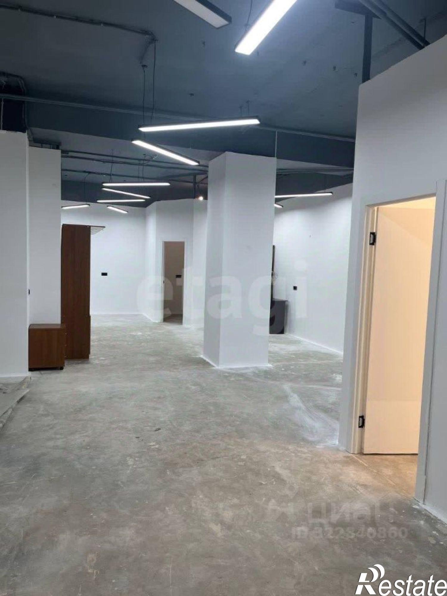 Купить офис, помещение под офис за 14 000 100 рублей на ул Маяковского, 95