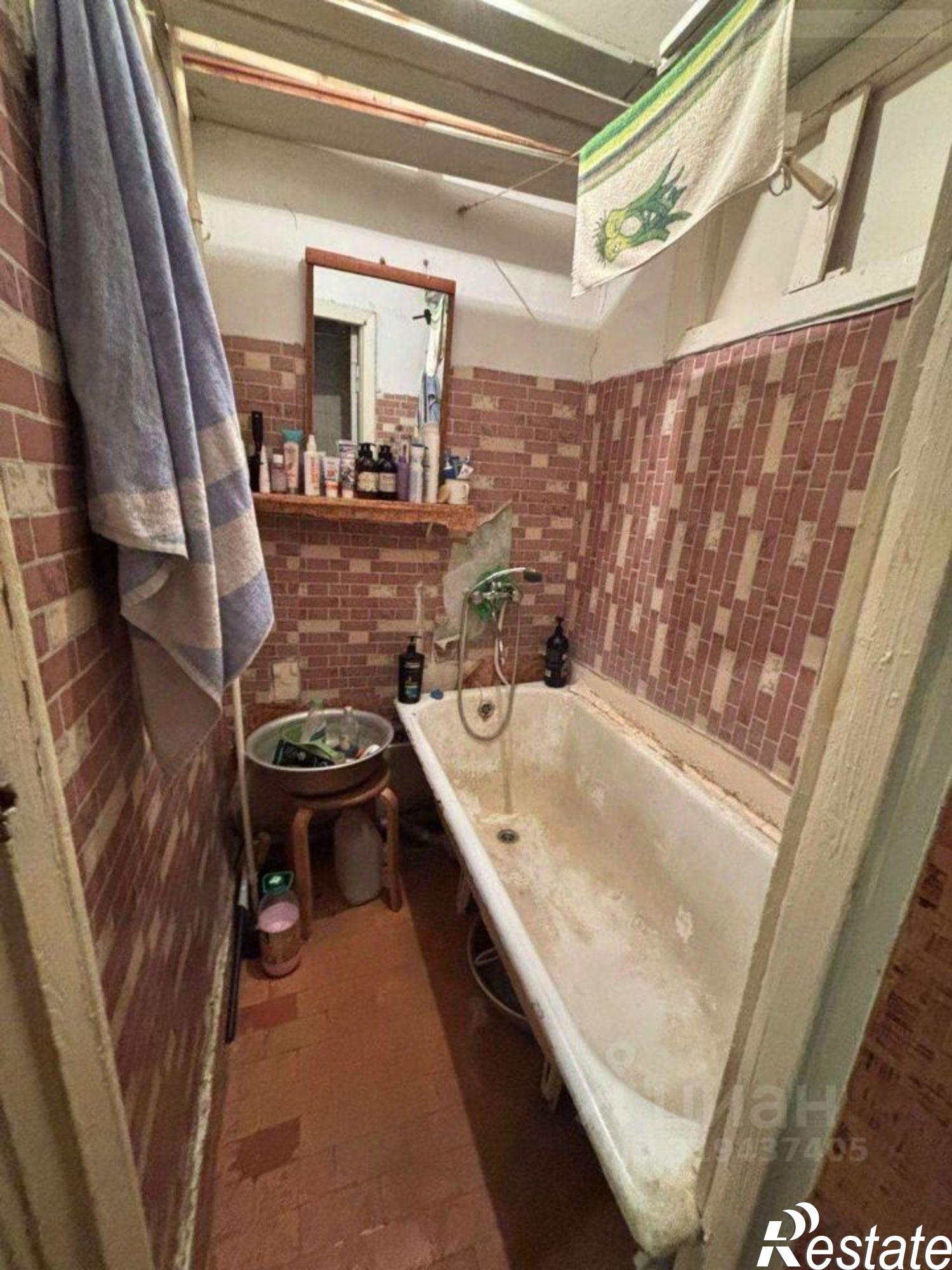 Купить квартиру за 3 100 000 рублей на Батайская улица, 8