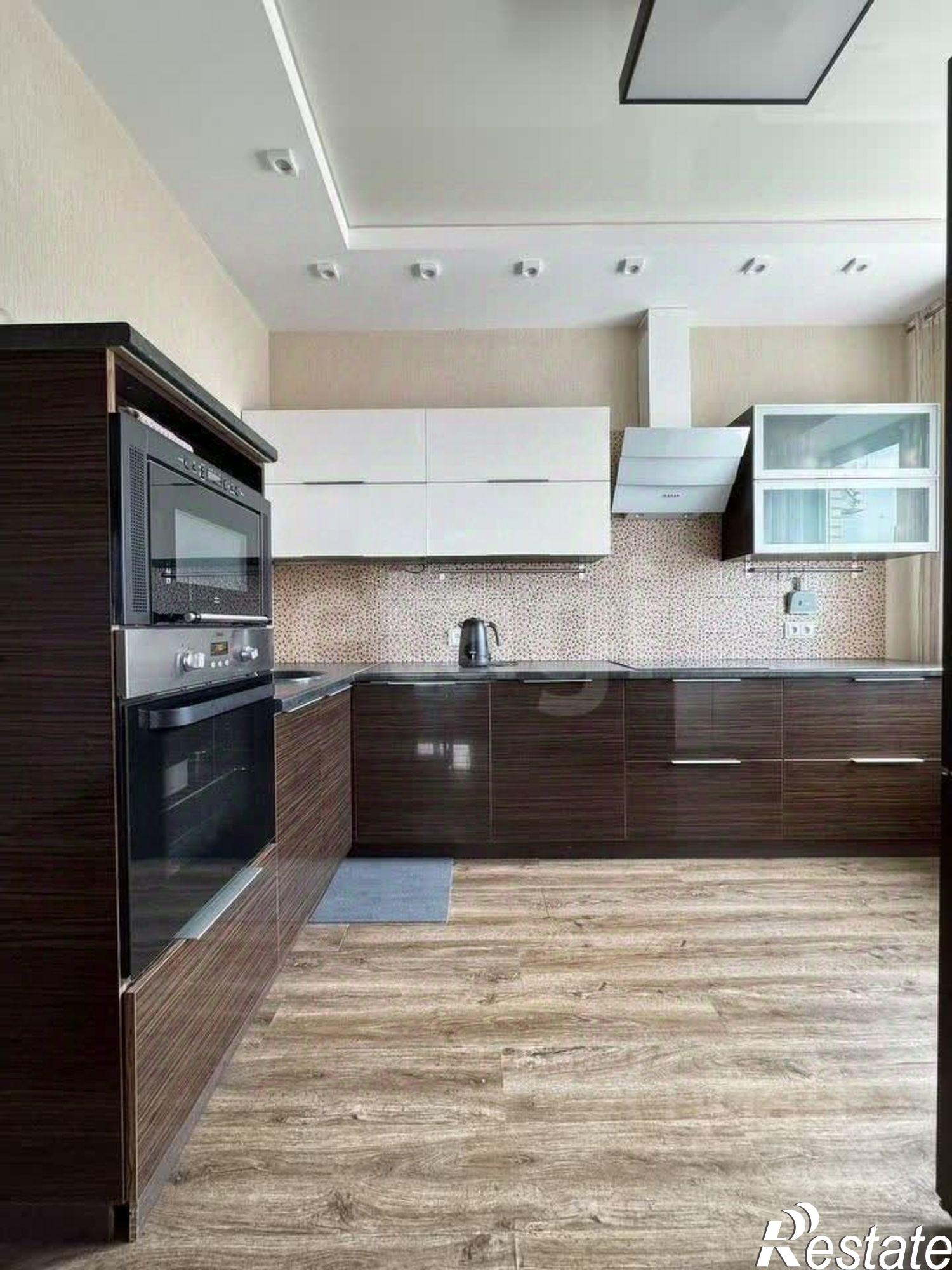 Купить квартиру за 10 400 000 рублей на просека 5-я, 97