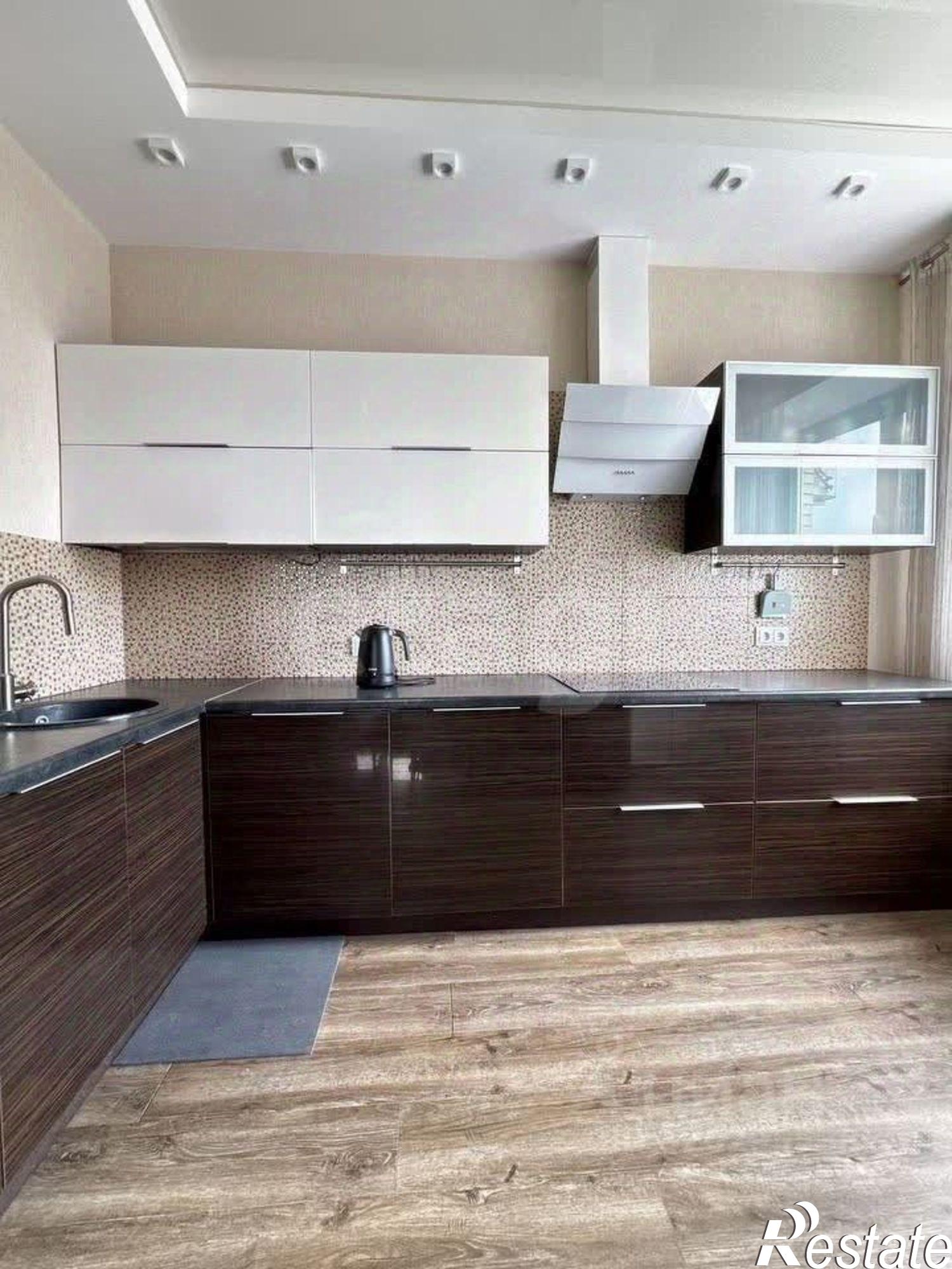 Купить квартиру за 10 400 000 рублей на просека 5-я, 97