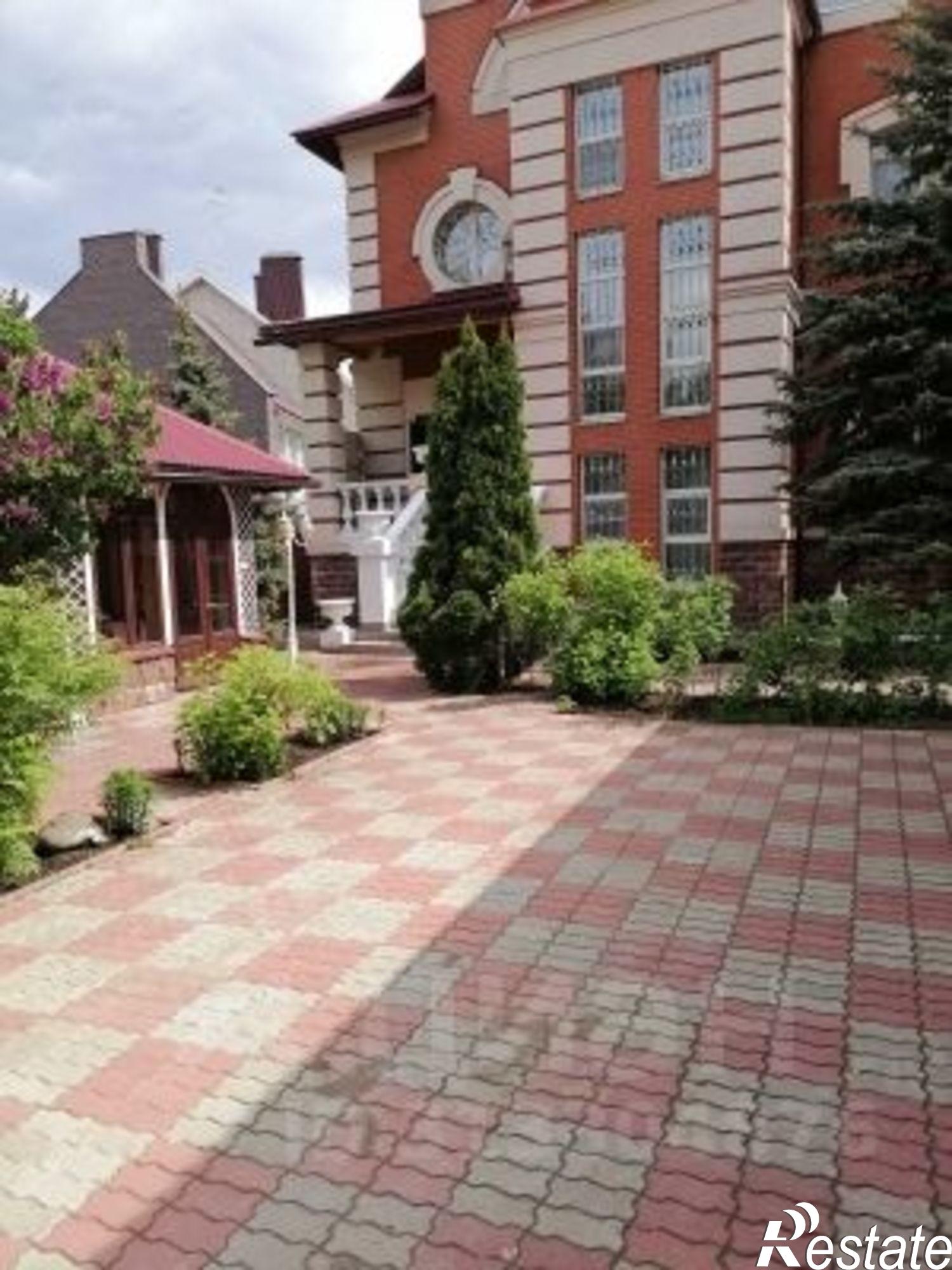 Сдать дачу, дом, коттедж за 175 000 рублей на улица Лейтенанта Шмидта, 24