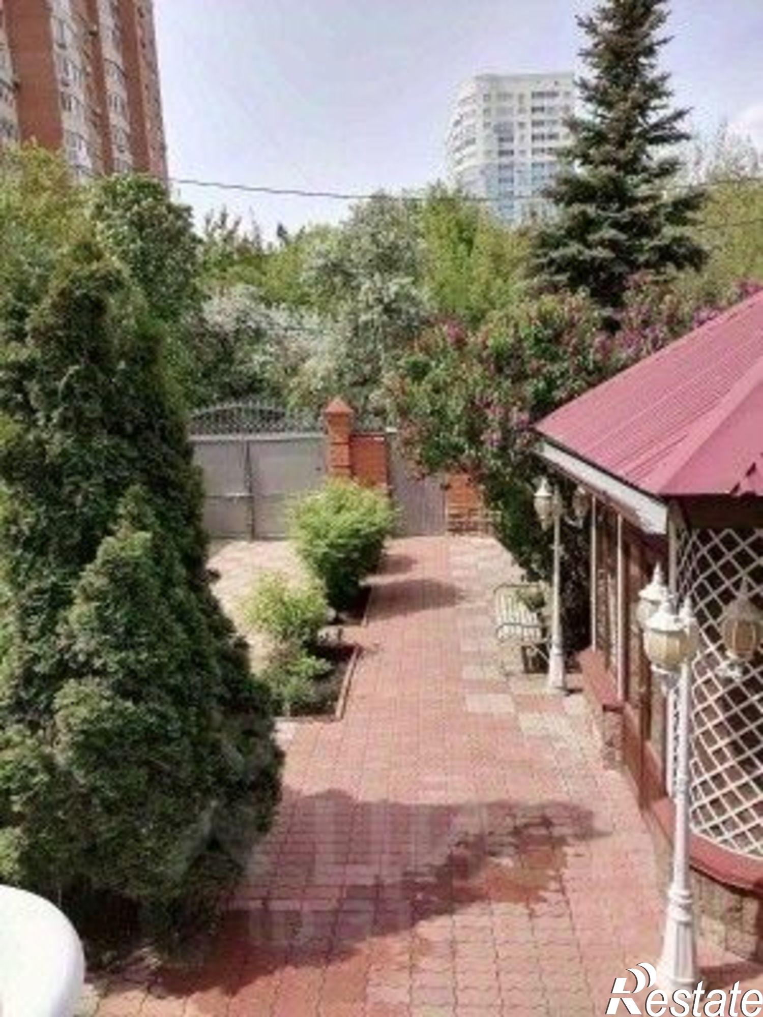 Сдать дачу, дом, коттедж за 175 000 рублей на улица Лейтенанта Шмидта, 24