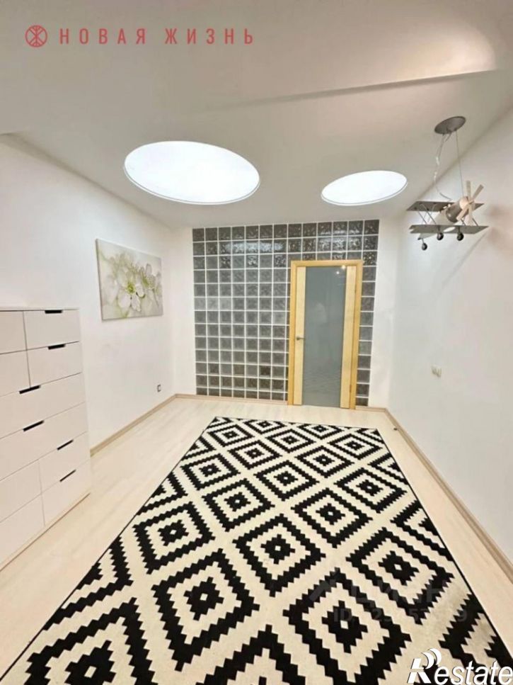 2-комн квартира улица Лейтенанта Шмидта, 1 с4,  д. 1 с4