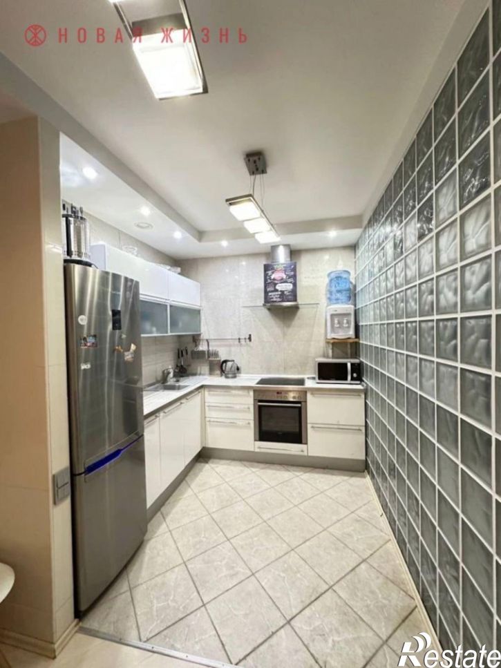 2-комн квартира улица Лейтенанта Шмидта, 1 с4,  д. 1 с4