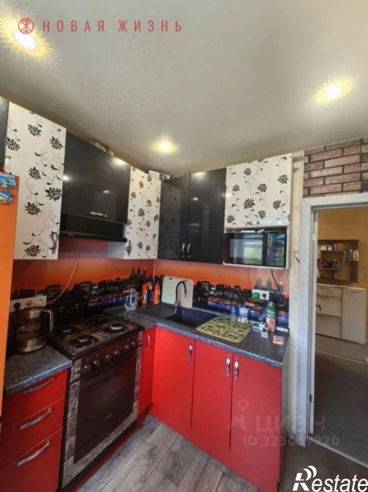 3-комн квартира ул Бакинская, 40,  д. 40