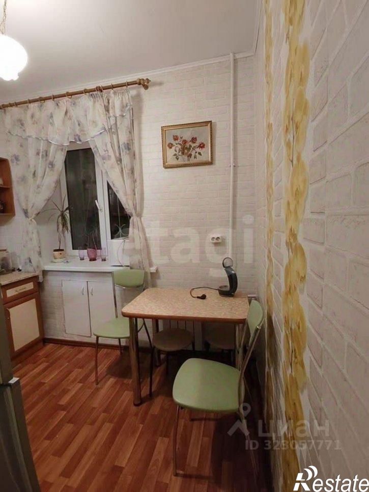 2-комн квартира улица Чкаловский Спуск, 1,  д. 1