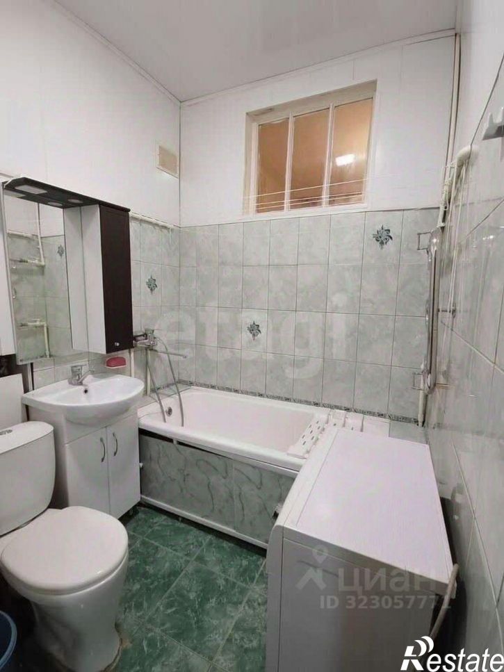 2-комн квартира улица Чкаловский Спуск, 1,  д. 1