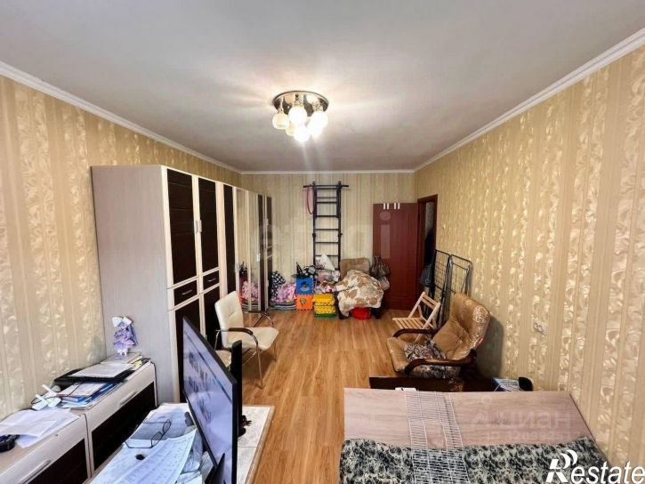 3-комн квартира улица Александра Матросова, 49,  д. 49