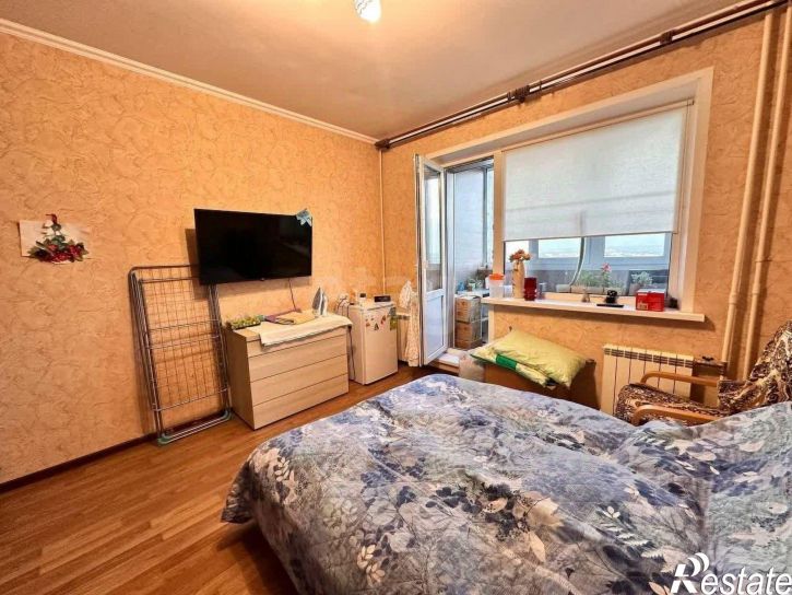 3-комн квартира улица Александра Матросова, 49,  д. 49