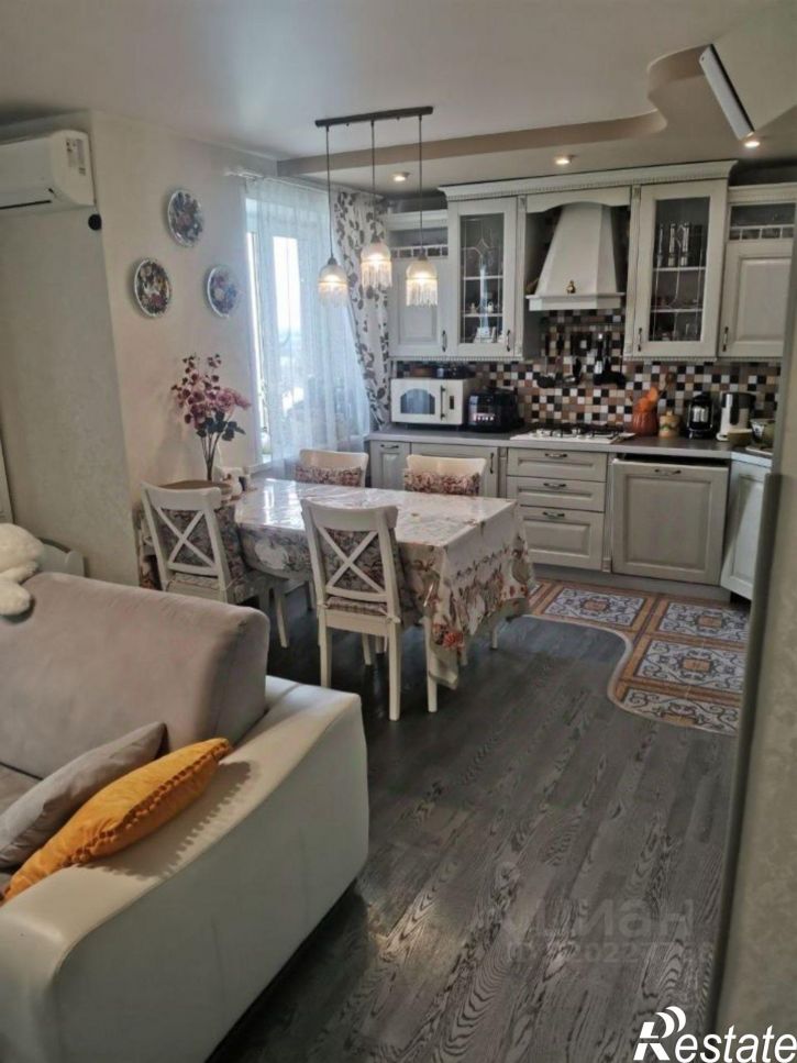 3-комн квартира улица Авроры, 70,  д. 70